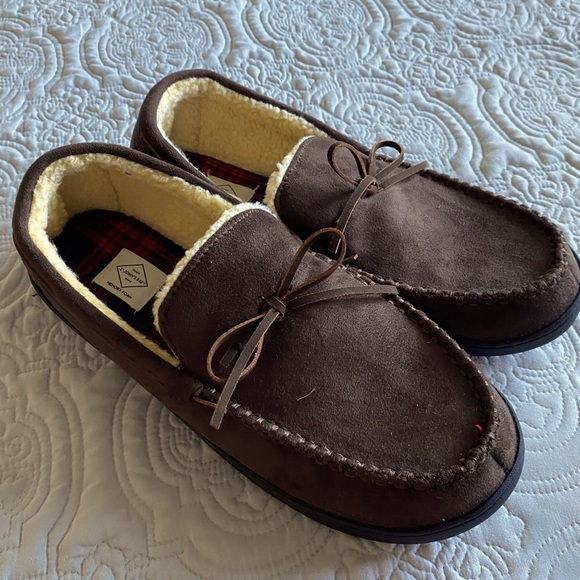 Men’s Slippers - Picture 1 of 5